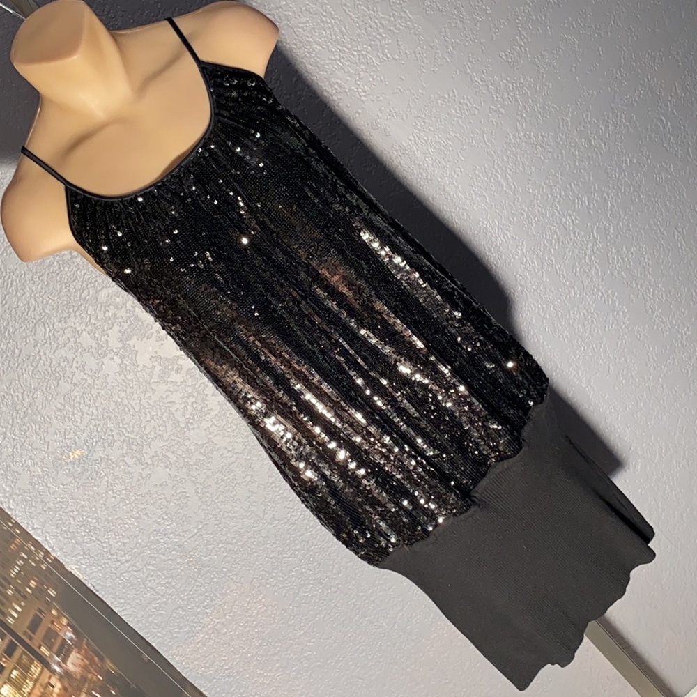 BEBE - strappy & stretchy dress w black sequins and elastic bottom - L